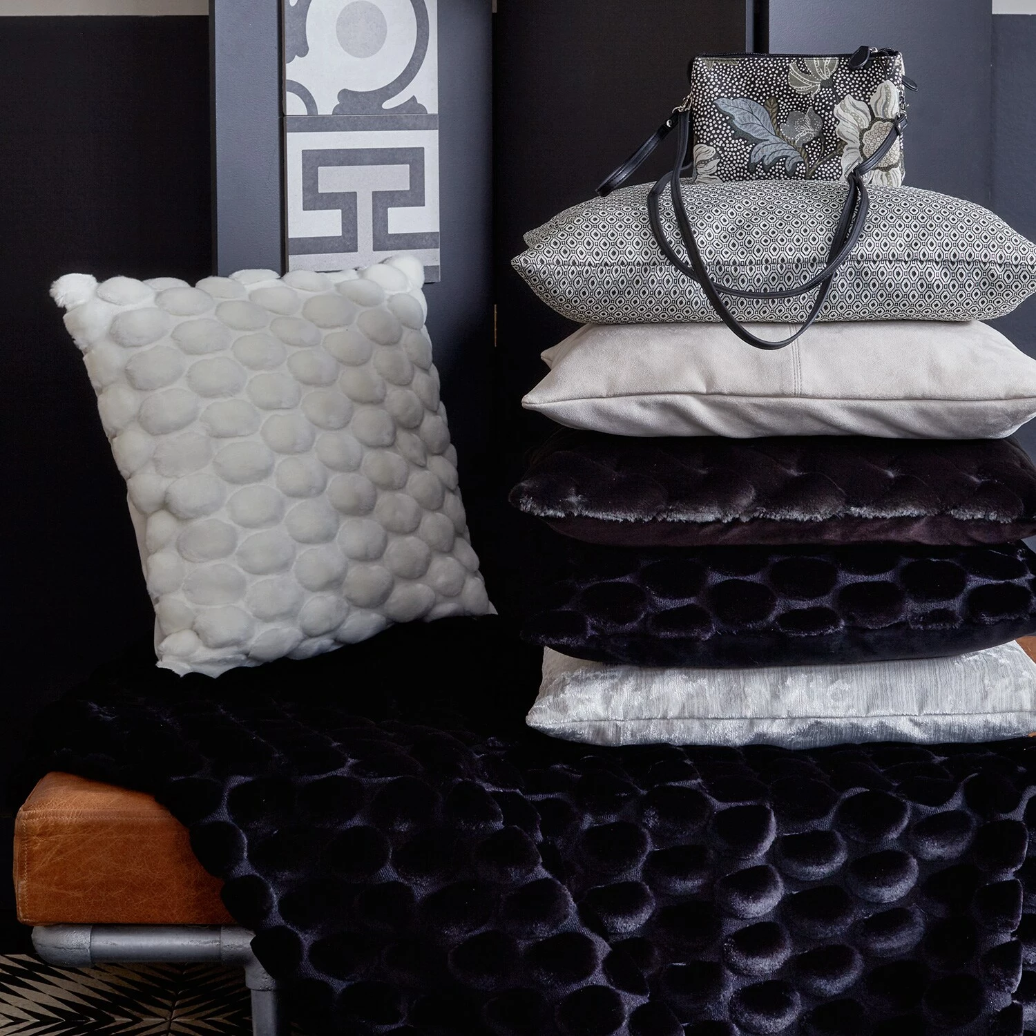 Ceannis Egg Decke 130x170 Cm, Schwarz 4 Ceannis Egg Decke 130x170 Cm, Schwarz – Bild 2