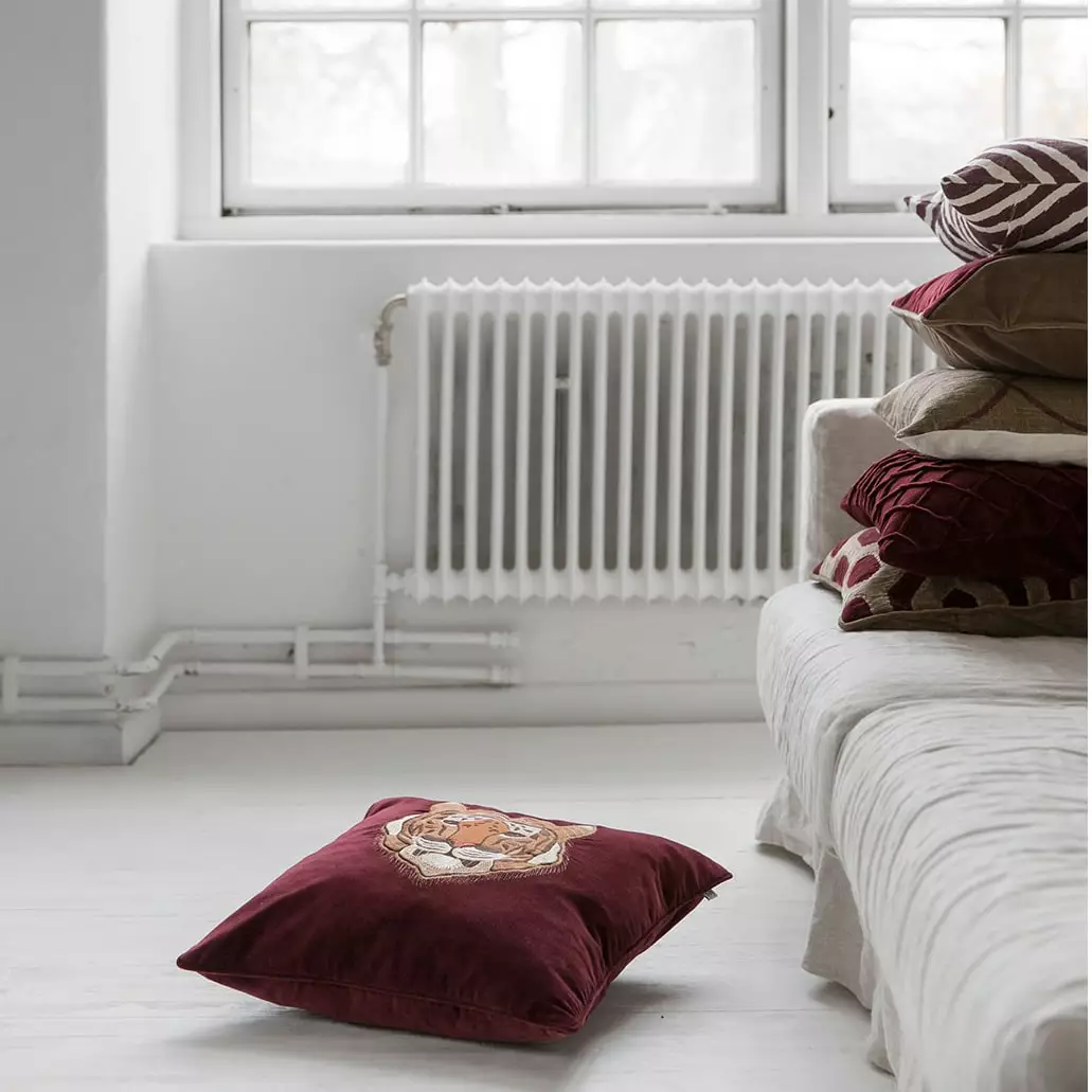 Chhatwal & Jonsson Embroid. Tiger Cushion Cover 50x50cm, Cactus Green 4 Chhatwal & Jonsson Embroid. Tiger Cushion Cover 50x50cm, Cactus Green – Bild 2