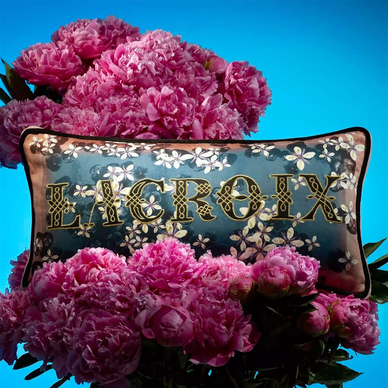 Christian Lacroix Lacroix Cherry! Kissen 60x30 Cm, Bleu Denim 5 Christian Lacroix Lacroix Cherry! Kissen 60x30 Cm, Bleu Denim – Bild 3