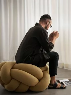 Design House Stockholm Knot Kissen XL, Gelb -Home-Verkäufe 2023 design house stockholm knot cushion xl 10