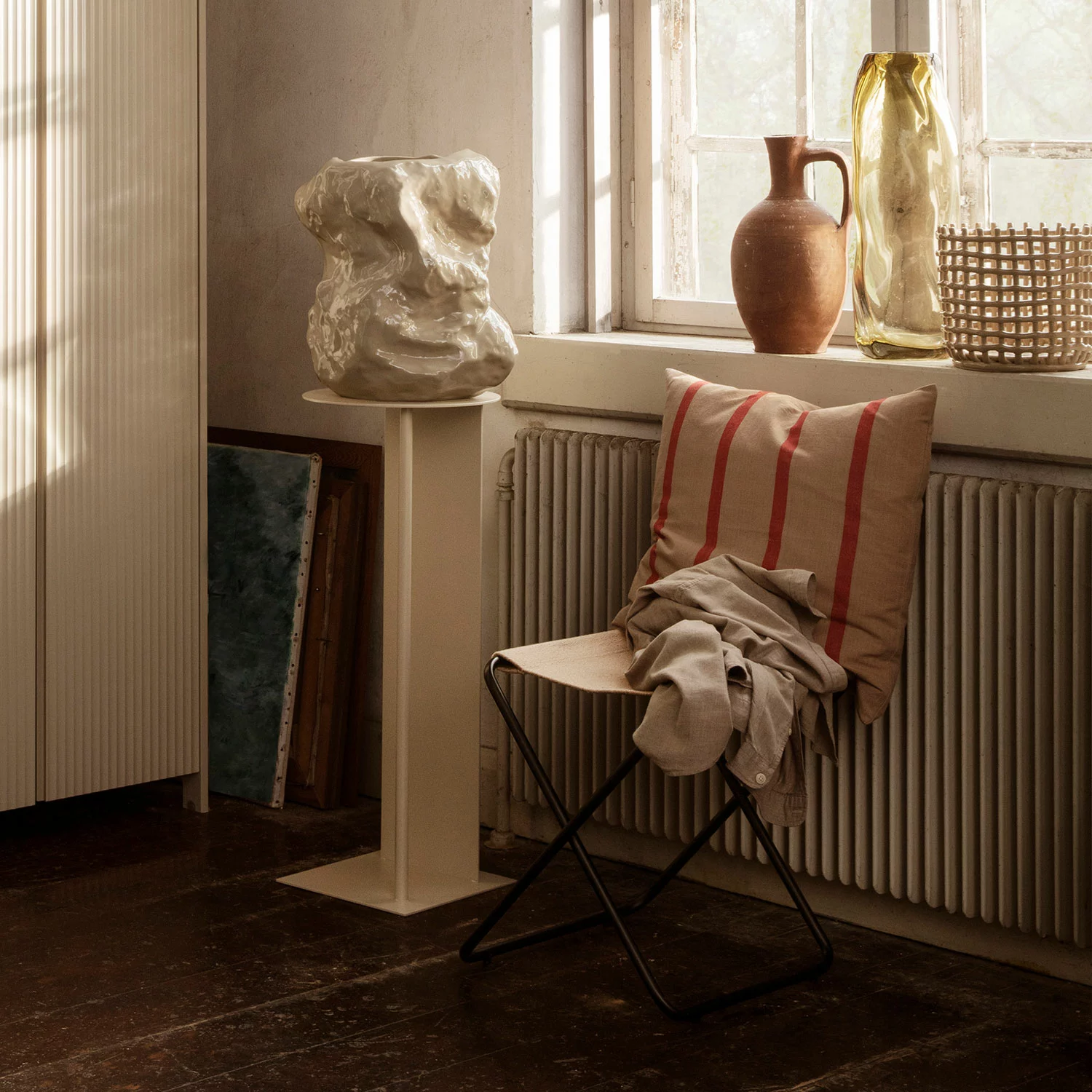 Ferm LIVING Großes Zierkissen 50x50 Cm, Camel / Rot 4 Ferm LIVING Großes Zierkissen 50x50 Cm, Camel / Rot – Bild 2