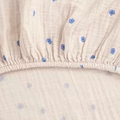 Garbo & Friends Bleu Spannbetttuch Musselin, 60x120 Cm -Home-Verkäufe 2023 garbo friends bleu muslin fitted sheet 1