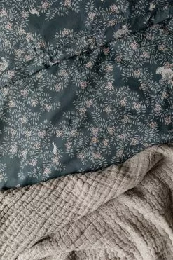 Garbo & Friends Fauna Forest Bettwäscheset 150x210 + 50x60 Cm, Einzeln -Home-Verkäufe 2023 garbo friends fauna forest bed set baby dk 60