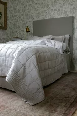 Himla Delia Tagesdecke 240x240 Cm, Pearl -Home-Verkäufe 2023 himla delia tagesdecke 240x240cm pearl 12