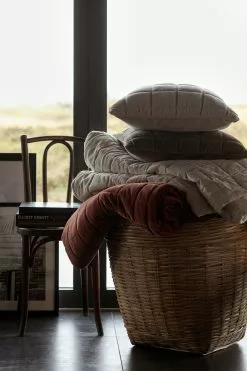 Lexington Quilted Cotton Velvet Tagesdecke 160x240 Cm, Hellbeige -Home-Verkäufe 2023 lexington quilted cotton velvet bedspread lt bg 160x240 1