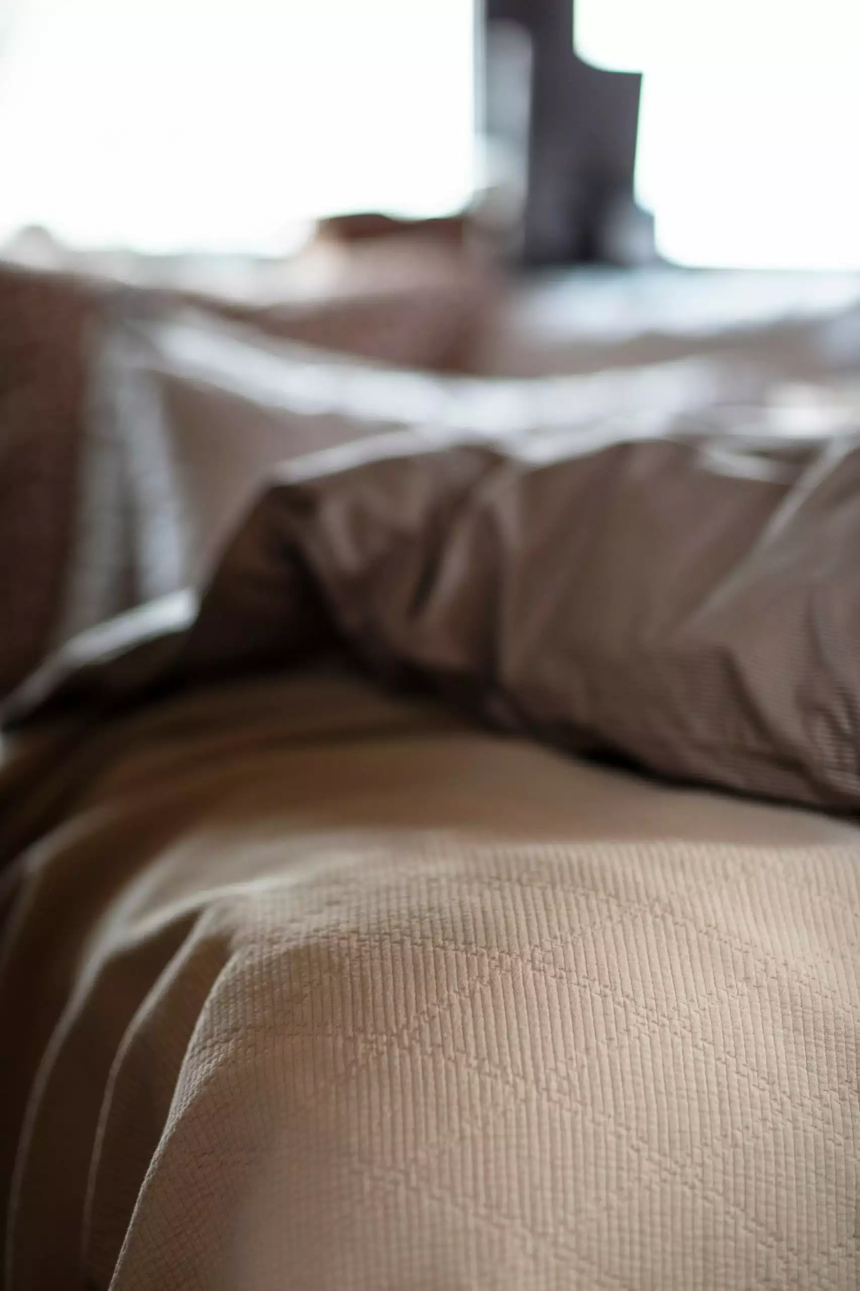 Lexington Quilted Jacquard Tagesdecke Beige, 260x240 Cm 6 Lexington Quilted Jacquard Tagesdecke Beige, 260x240 Cm – Bild 4