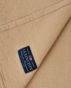 Lexington Quilted Jacquard Tagesdecke Beige, 160x240 Cm -Home-Verkäufe 2023 lexington quilted jacquard tagesdecke beige 3 1