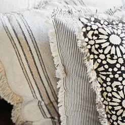 Madam Stoltz Kissenbezug Mit Fransen 50x50 Cm, Schwarz / Altweiß -Home-Verkäufe 2023 madam stoltz cushion cover with fringes 50x50 cm 23