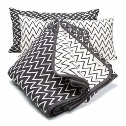 Ørskov Tagesdecke Zigzag, 140x260 Cm -Home-Verkäufe 2023 rskov tagesdecke zigzag schwarz wei 2 1