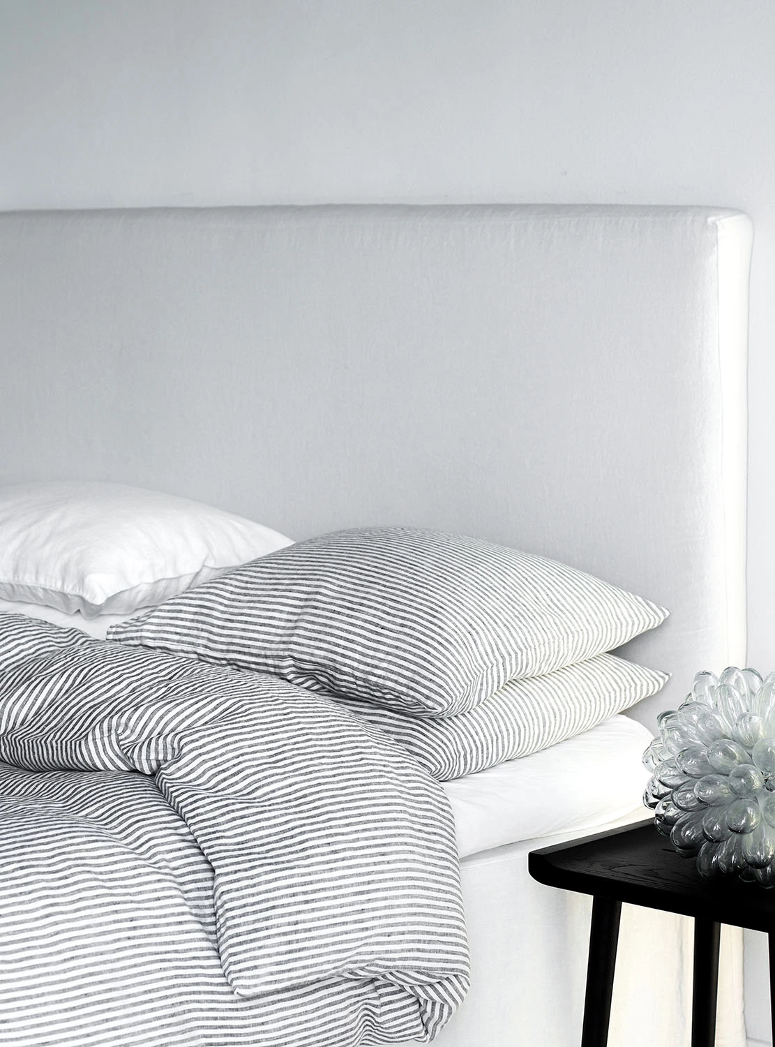 Tell Me More Gestreifter Bettdeckenbezug Leinen Grau/Weiß, 140x200 Cm 4 Tell Me More Gestreifter Bettdeckenbezug Leinen Grau/Weiß, 140x200 Cm – Bild 2